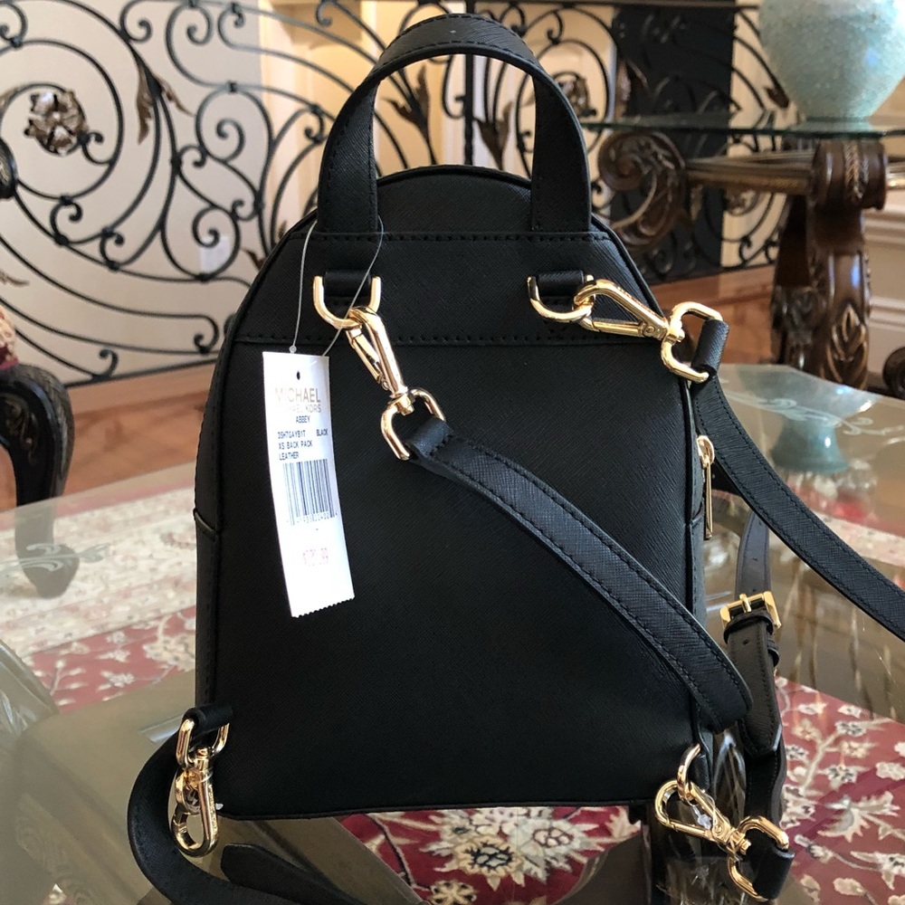 Authentic Michael Kors xsmall abbey back pack - Picture 2 of 8